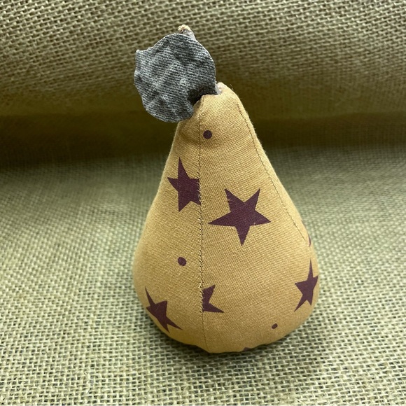 Homespun Pears, Set of 3 Cloth Pears in charming design. - Picture 3 of 6